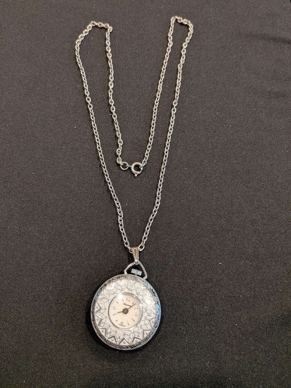 Elegant Silver-Tone Filigree Pendant Watch Necklace 14"